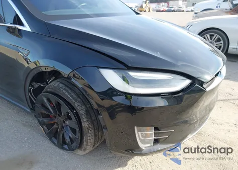 2016 Tesla Model X 60D/70D/75D/90D из США, поврежденный, VIN 5YJXCAE22GF006531